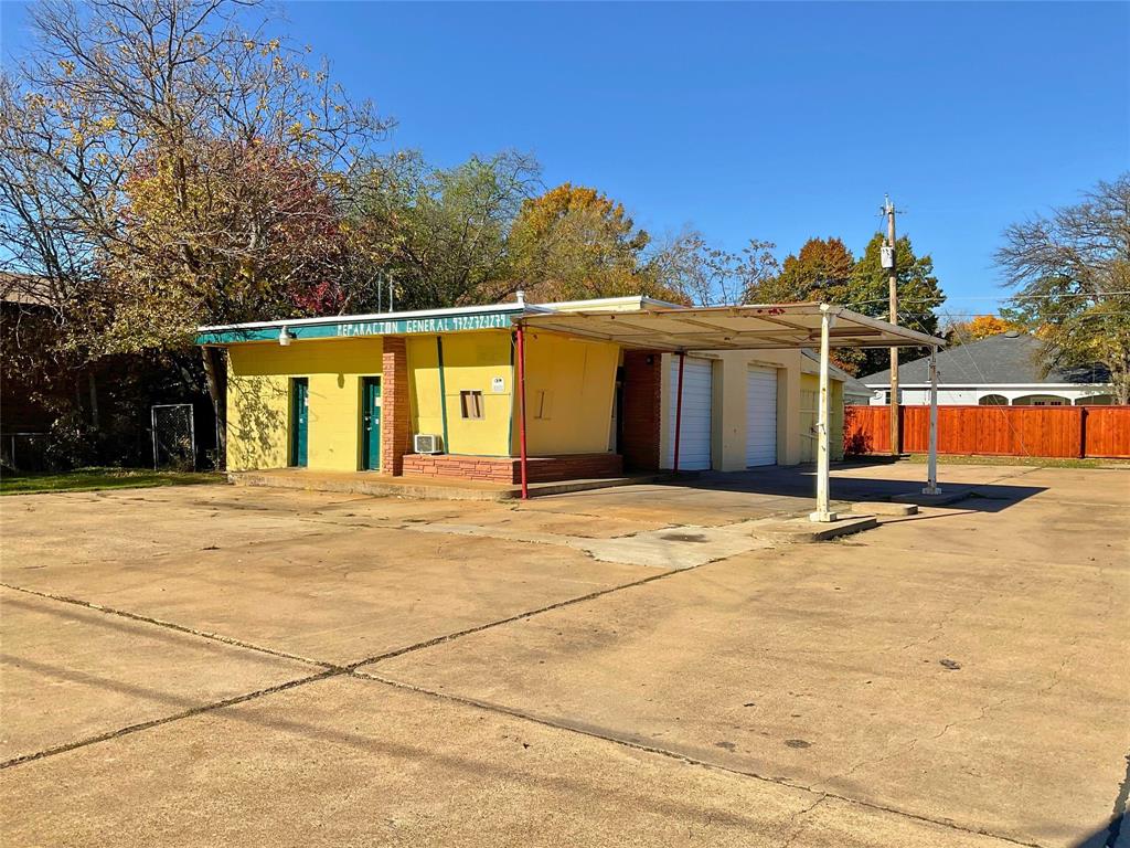 Armstrong - Commercial Sale