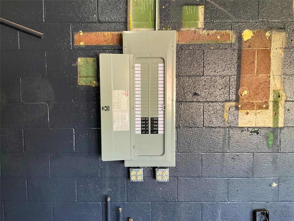 Armstrong - Commercial Sale