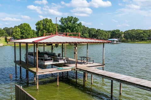Photo of 114 Arrowhead Way, Gun Barrel City, TX 75156 (MLS # 21307113)