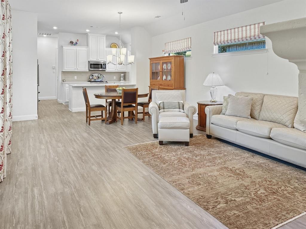 4312 Del Rey Avenue