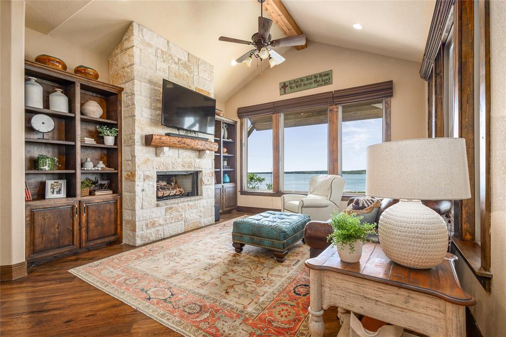 George Baughs Lake Brownwood - Residential