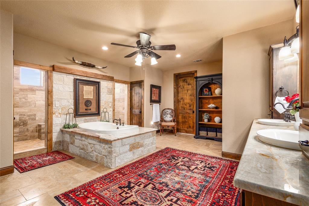 George Baughs Lake Brownwood - Residential