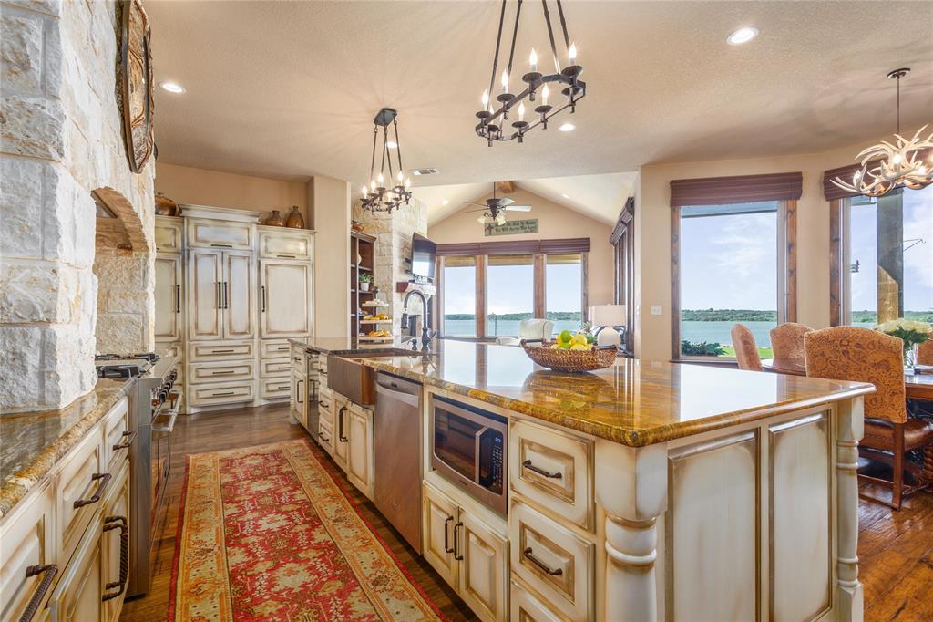 George Baughs Lake Brownwood - Residential