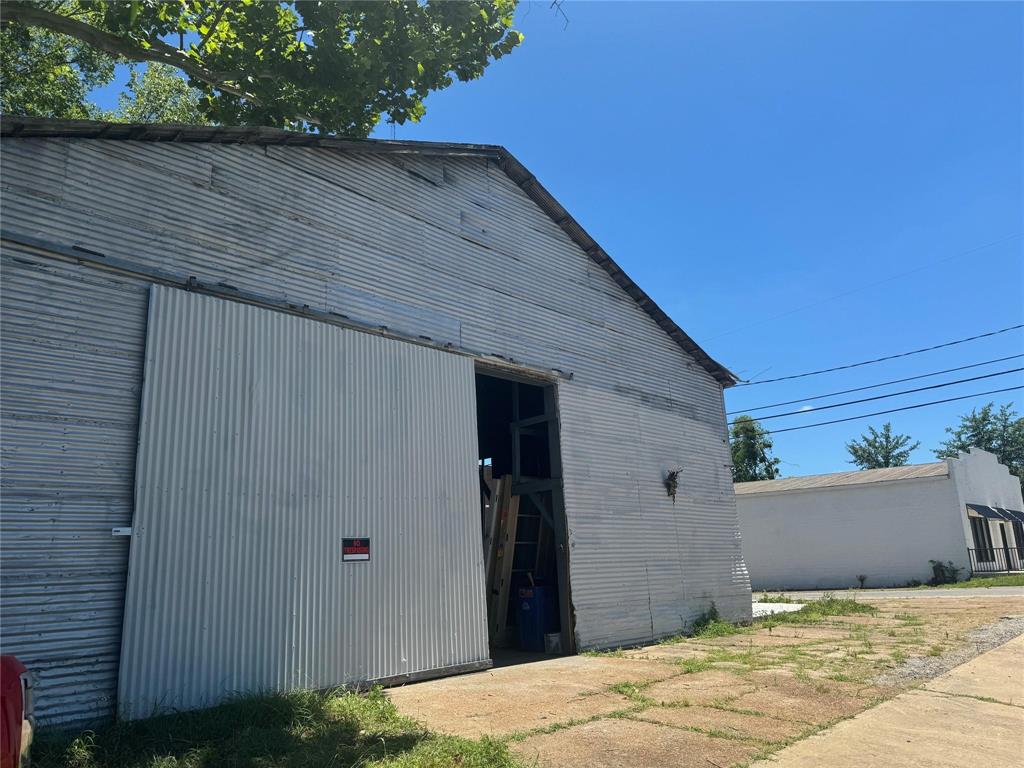 111 E Price Street