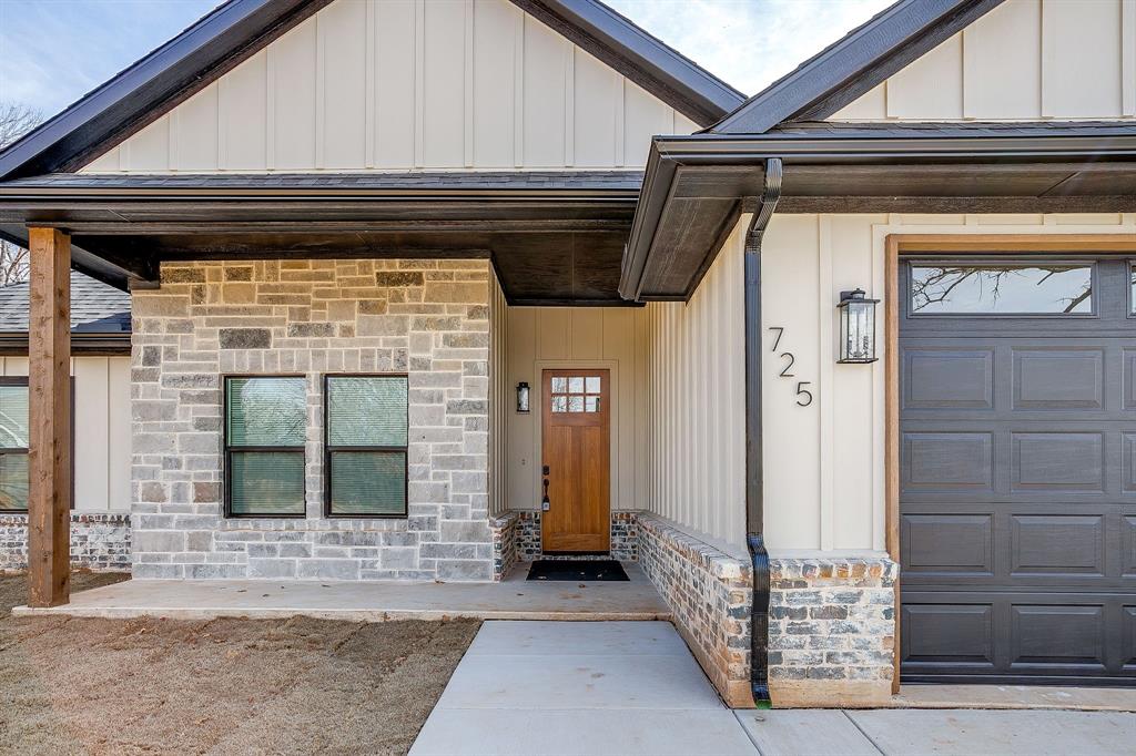 Runaway Bay Unit 6 - Residential