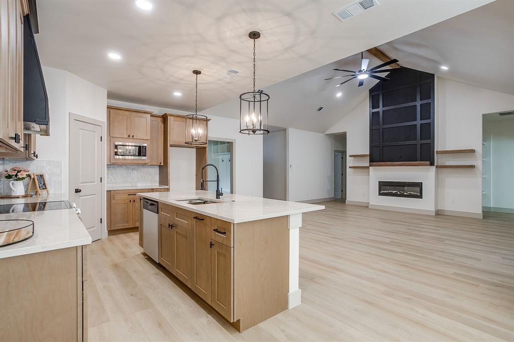 Runaway Bay Unit 6 - Residential