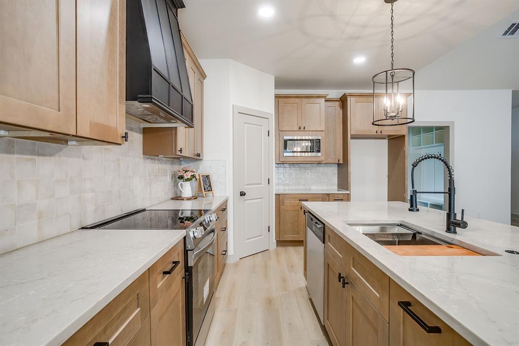 Runaway Bay Unit 6 - Residential