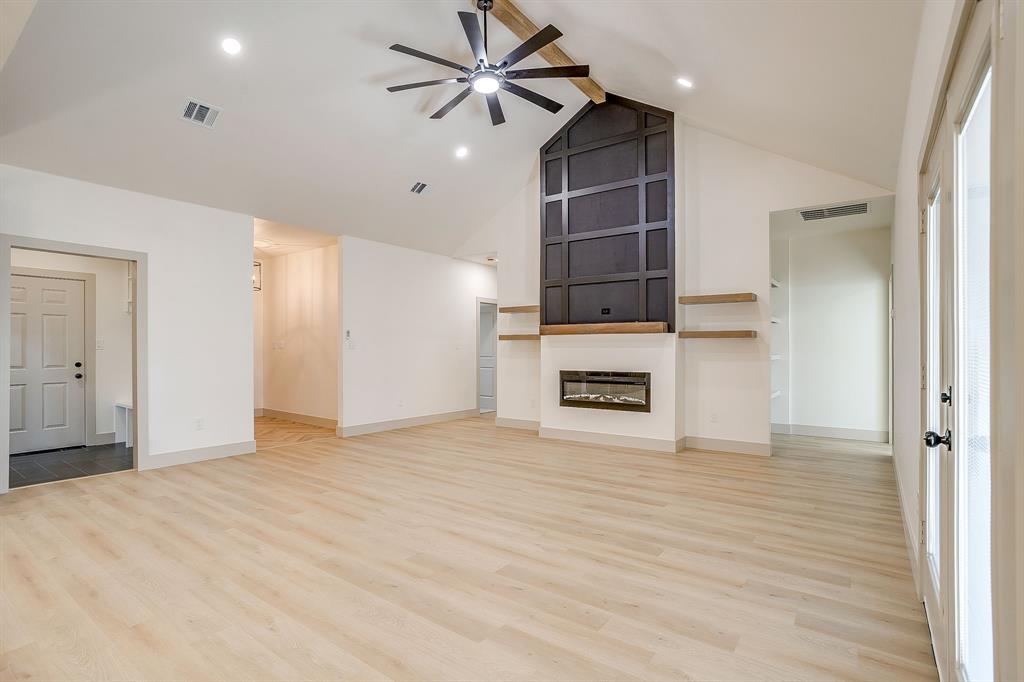 Runaway Bay Unit 6 - Residential