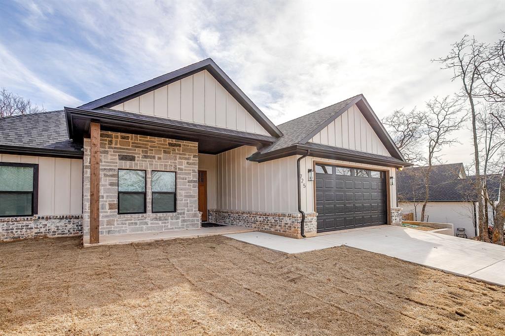 Runaway Bay Unit 6 - Residential