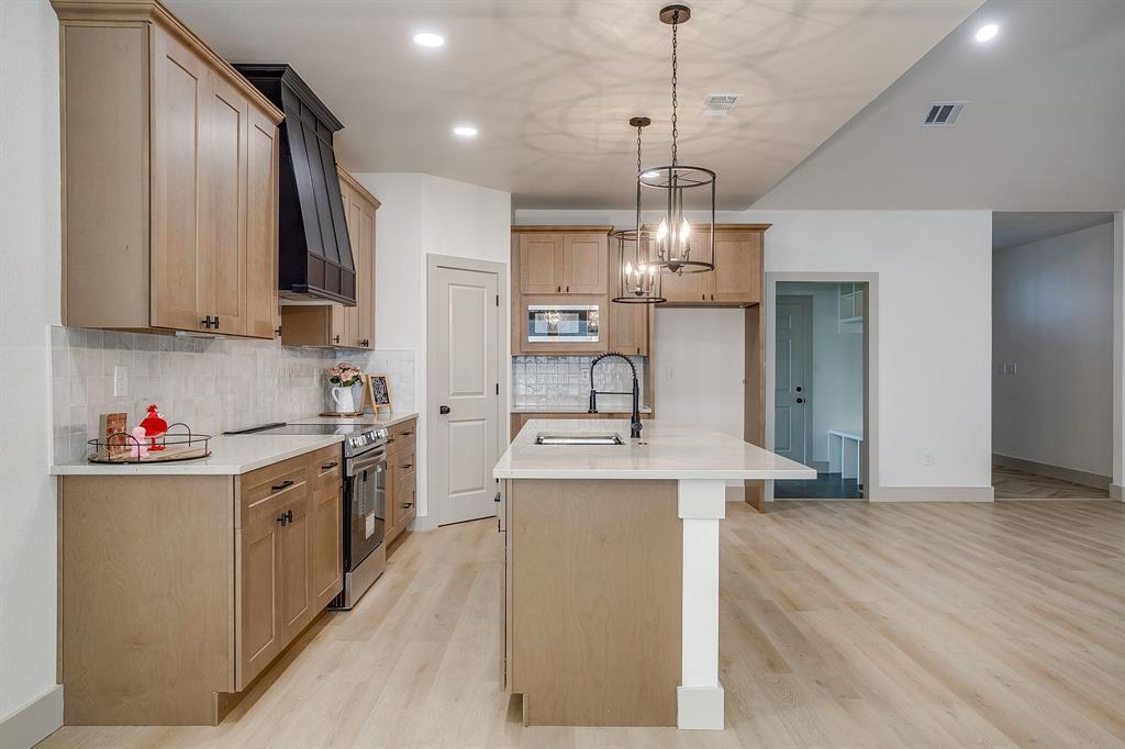 Runaway Bay Unit 6 - Residential