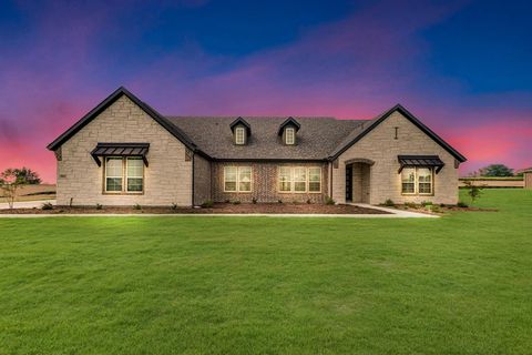 Single Family Residence in Van Alstyne TX 3612 Horseshoe Drive.jpg