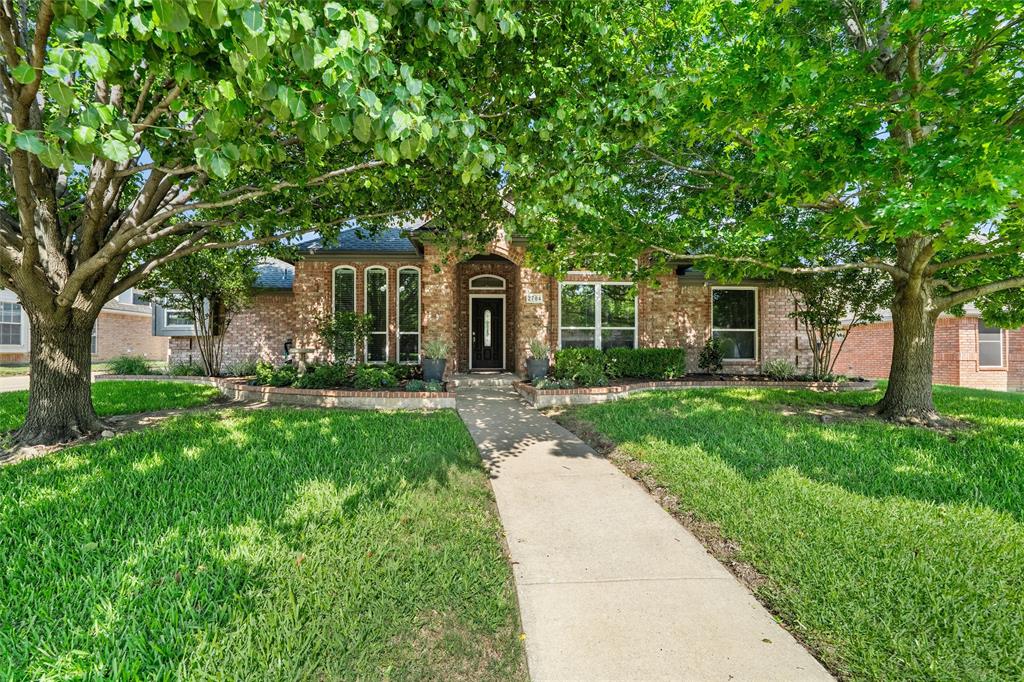 2704 Fox Glenn Court
