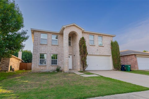 Photo of 5718 Green Ivy Road, Denton, TX 76210 (MLS # 21334671)