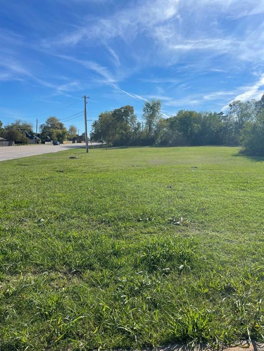 Bring your vision to Greenville. Motivated Seller. Great opportunity for Single Family Attached town homes on 8.5 acres.  Property is shaped like an L and is located next to Oakridge Duplexes-town homes.  City water and sewer at street. Property is near L-3, I-30 and Highway 69.  Survey is attached in transaction documents.  Buyer and or Buyers agent to do their due diligence regarding property with city and school district.