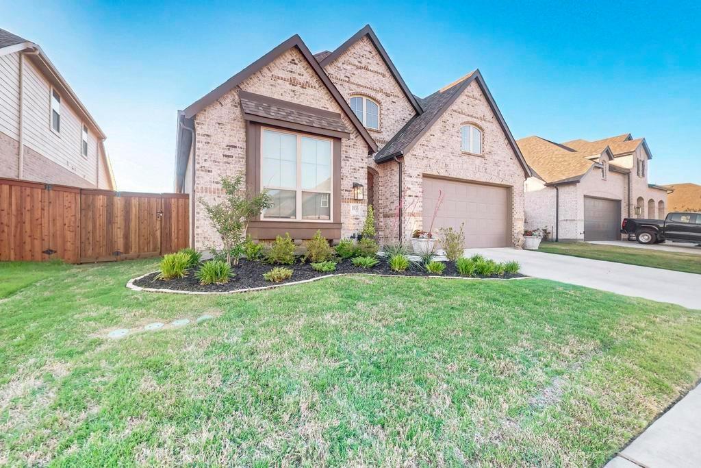 1033 Falls Rush Way