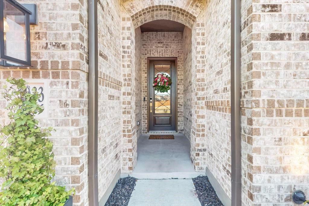 1033 Falls Rush Way