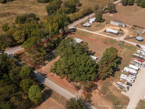 A home in Lindale