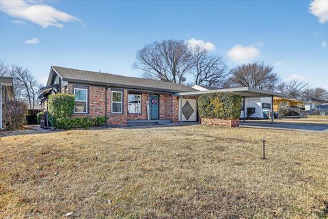 Photo of 1248 E Mulkey Street, Fort Worth, TX 76104 (MLS # 21173695)