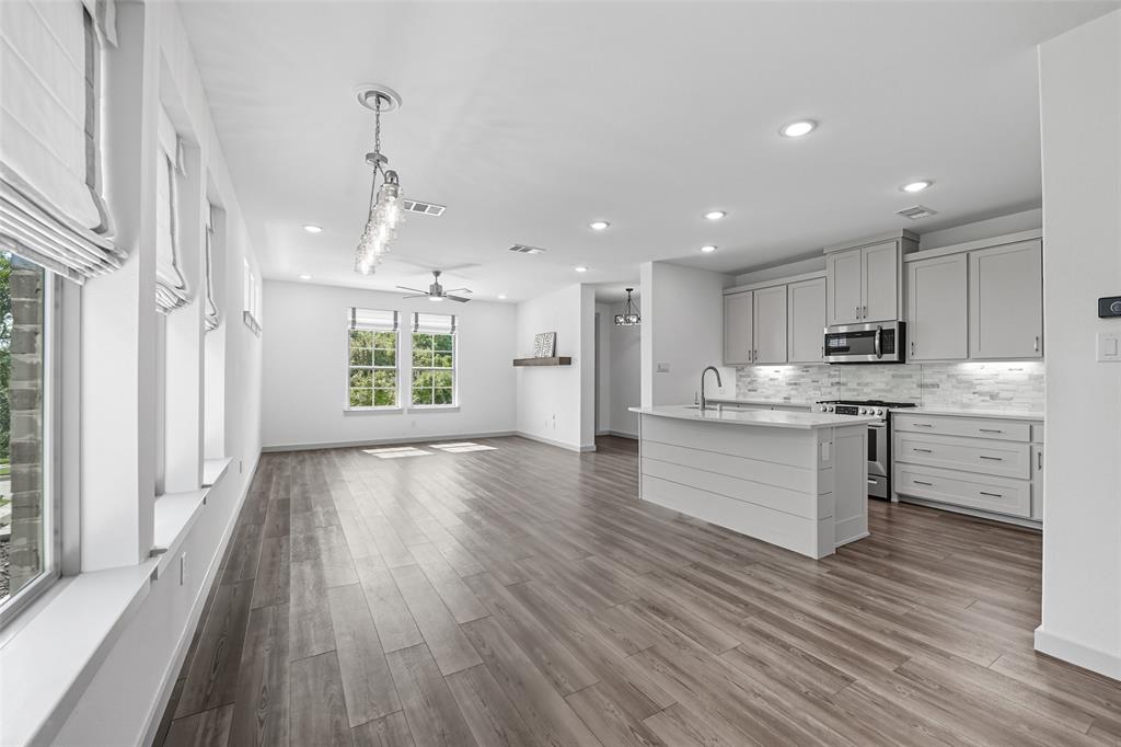 Flower Mound, Texas 75028, United States, 3 Bedrooms Bedrooms, ,3 BathroomsBathrooms,Residential,Active,208825