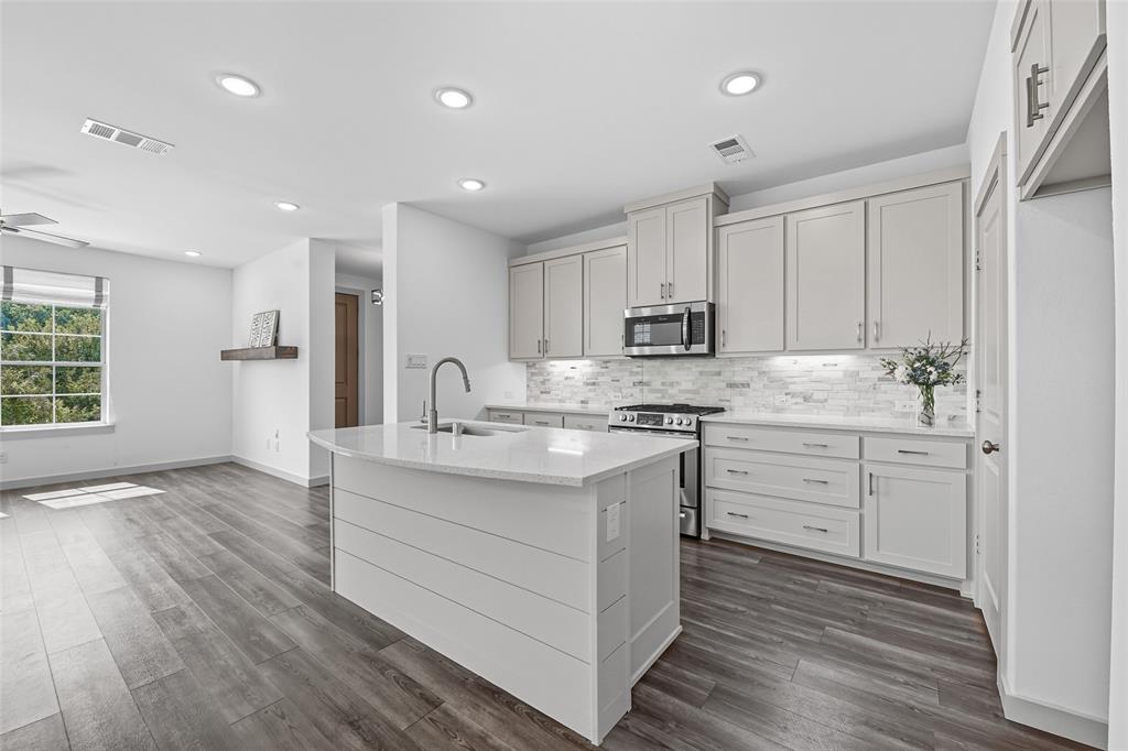 Flower Mound, Texas 75028, United States, 3 Bedrooms Bedrooms, ,3 BathroomsBathrooms,Residential,Active,208825