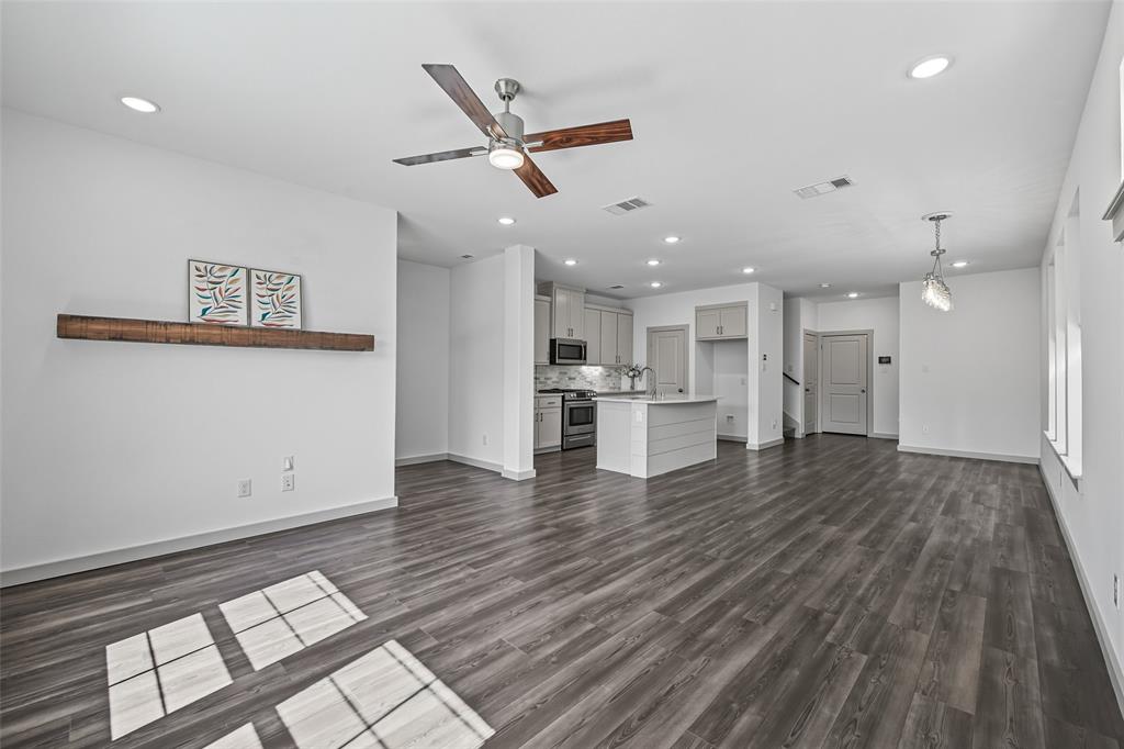 Flower Mound, Texas 75028, United States, 3 Bedrooms Bedrooms, ,3 BathroomsBathrooms,Residential,Active,208825