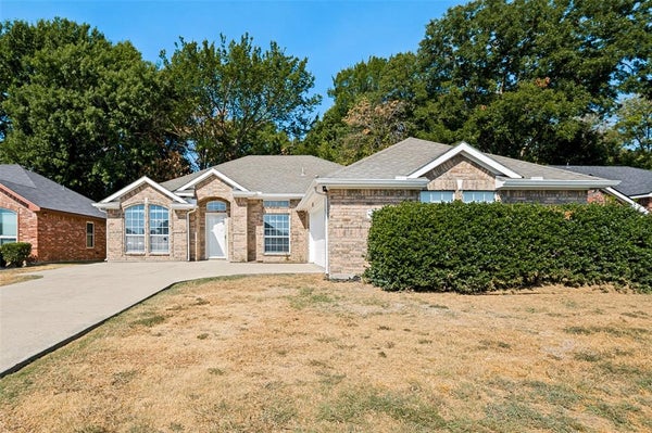 517 SADDLEBROOK DR, LANCASTER, TX 75146 - Image de13dffa8a8018461a6eb0ecce65df6e/816932173