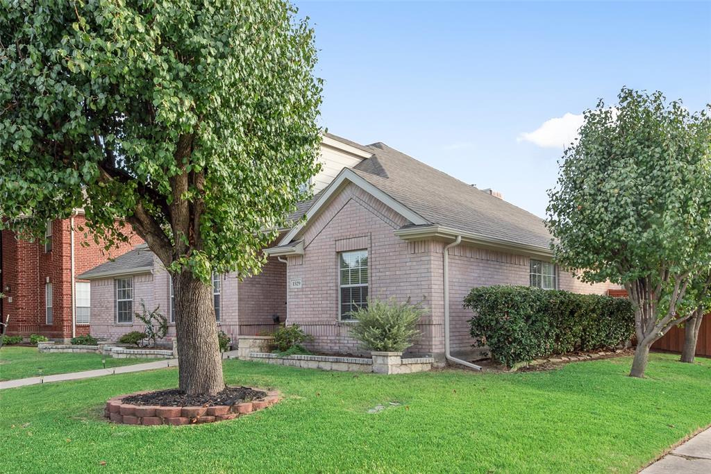 1529 Dimmit Drive