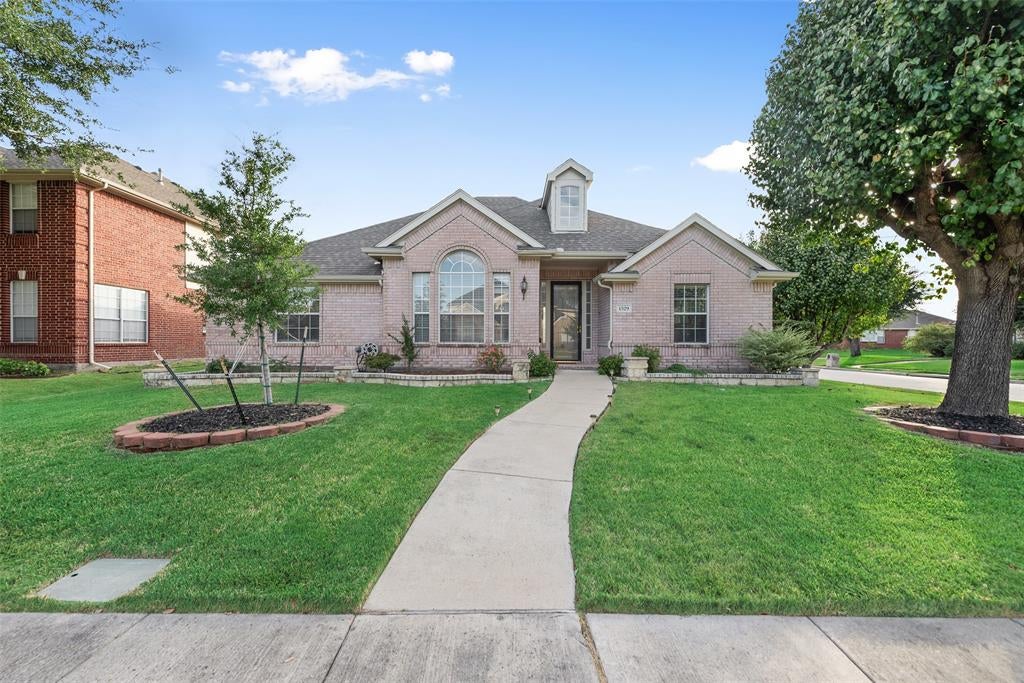 1529 Dimmit Drive