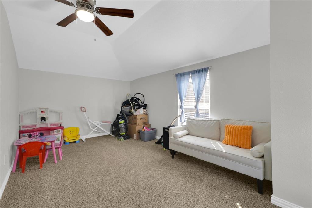 SUMMIT LAWN 2 - Residential