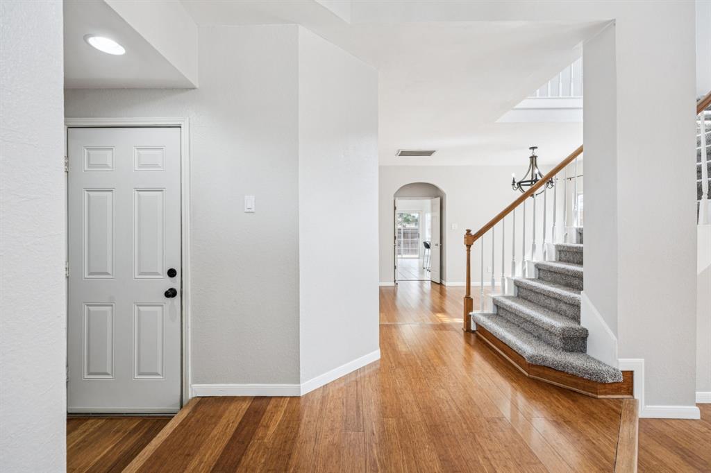 403 Red River Trail