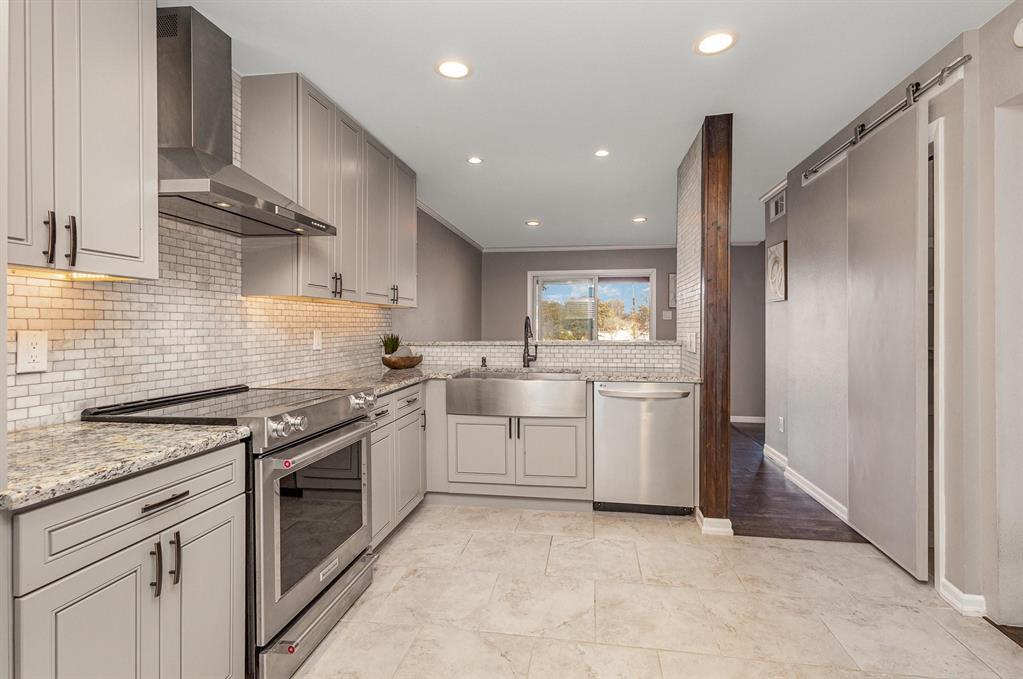 2925 Country Place Circle