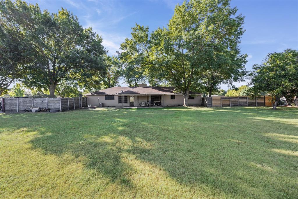 113 Hackberry Street