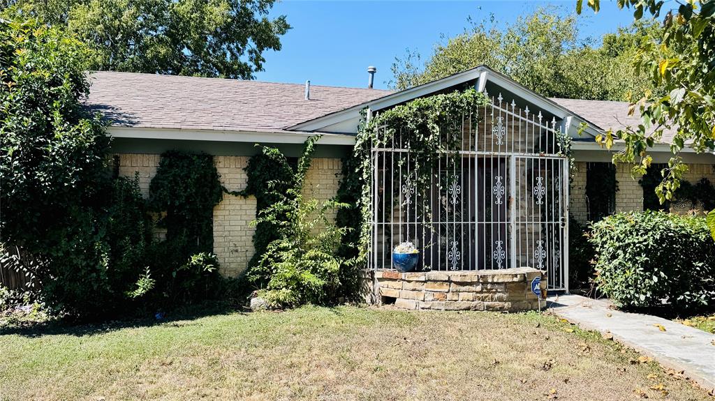 3808 Raphael Street