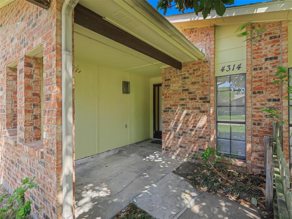 Photo of 4314 Arrowwood Street, Mesquite, TX 75150 (MLS # 21228842)
