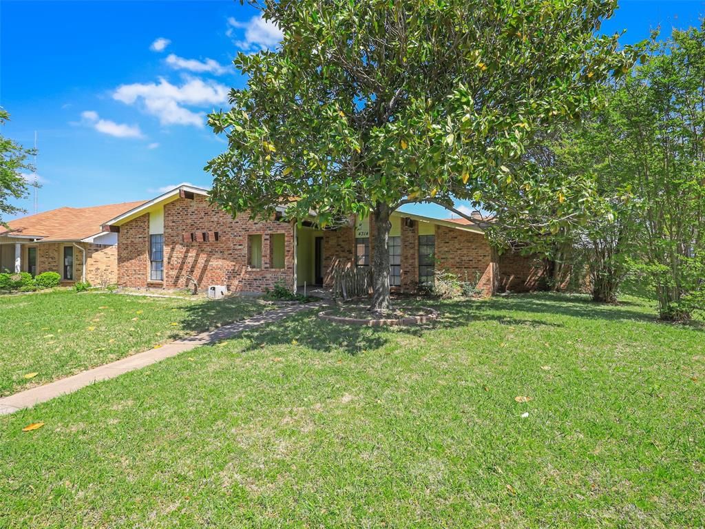 Photo of 4314 Arrowwood Street, Mesquite, TX 75150 (MLS # 21228842)