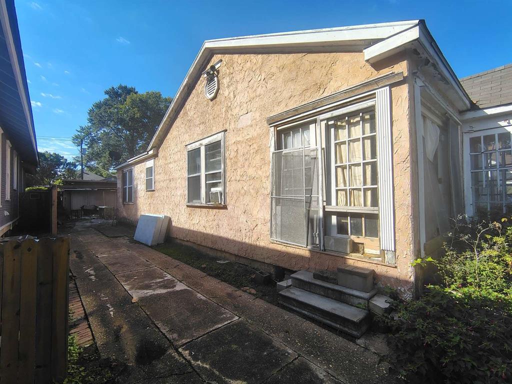 847 Fairview Street