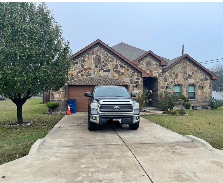 Beautiful Corner house! Are you ready to start writing your new memories? Open Floorplan. The house offer you a beautiful and big game room with a Huge wall mirror, also both of the TV bracket mountings will be included, Office space, Granite slab on the Kitchen Isla and all Countertops including on bathrooms and outdoor kitchen, an amazing back yard witch offers you a sunroom area to enjoy a morning breakfast, Outdoor kitchen grill, a magnificent Pool with waterfall, also outdoor half bathroom. Your clients will fall in love with it.   All furniture is for sale.