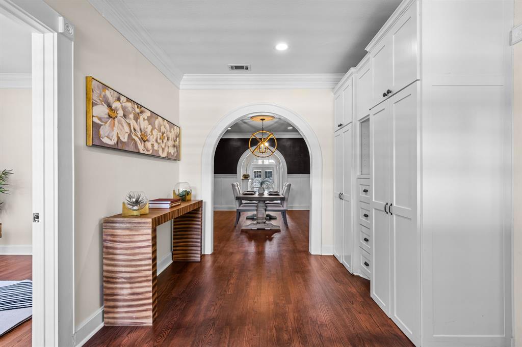 6039 Prospect Avenue