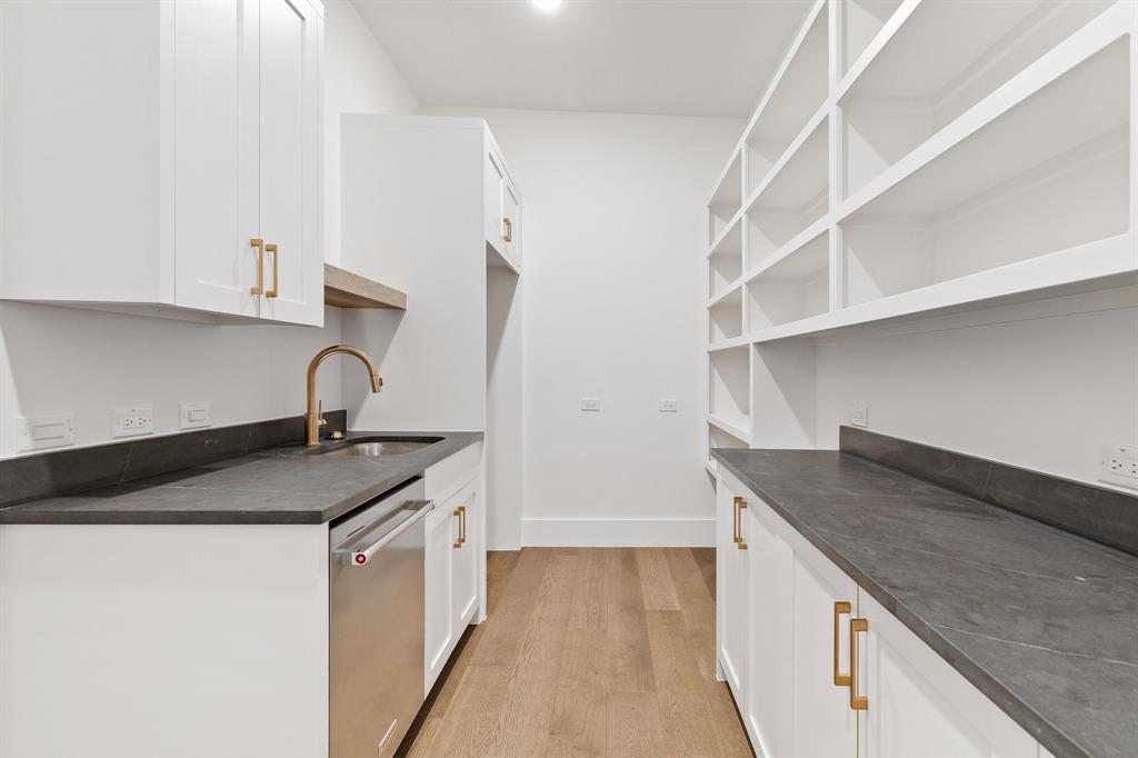 Preston Manor - Residential