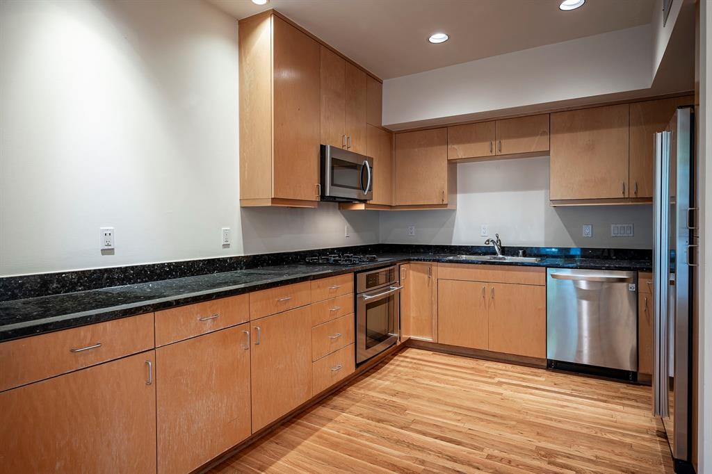 Parkwood Twnhms Add - Residential Lease