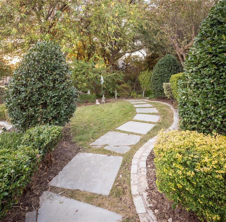 303 Lago Grande Trail