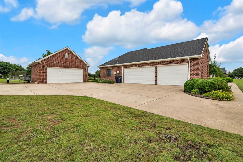 1699 Sportsman Lane