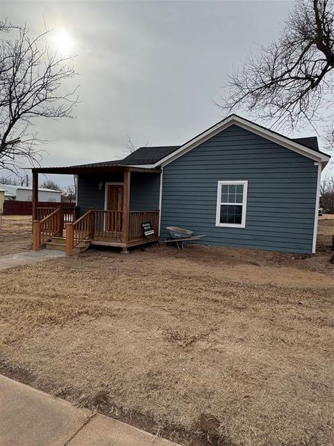 1107 W 3rd Street Quanah TX 79252