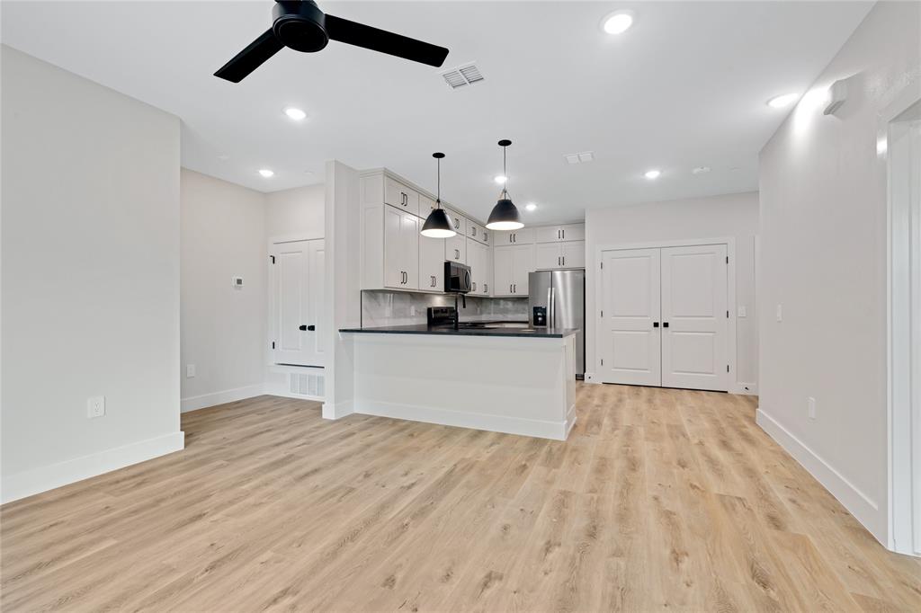 408 Foch Street 203