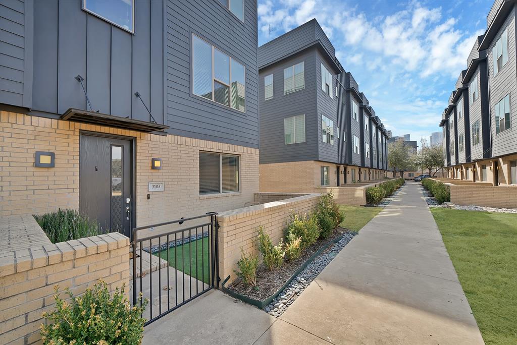 Flora Street Townhomes - Residential