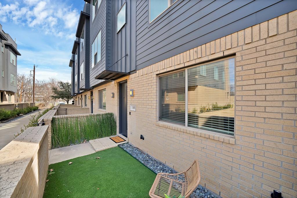 Flora Street Townhomes - Residential