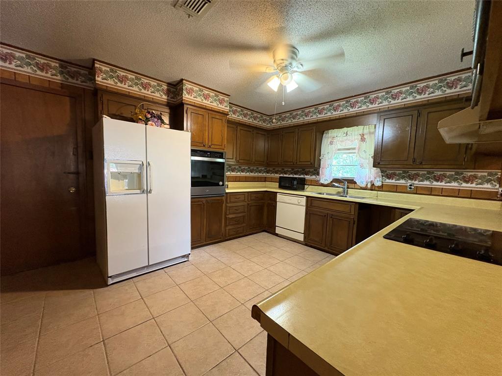 1605 NE 17th