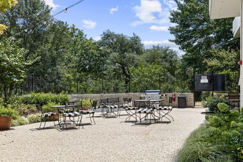 Tiny photo for 3701 Turtle Creek Boulevard #3D, Dallas, TX 75219 (MLS # 21196397)