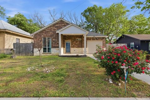 Photo of 707 E College Street, Terrell, TX 75160 (MLS # 21229447)