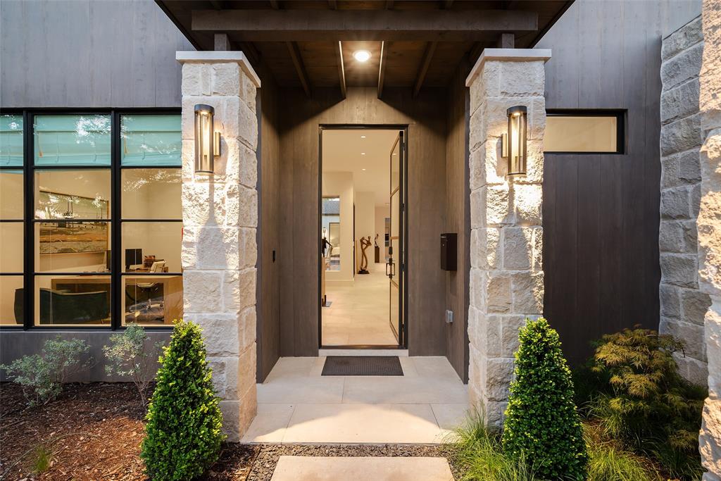 University Blvd Terrace - Residential